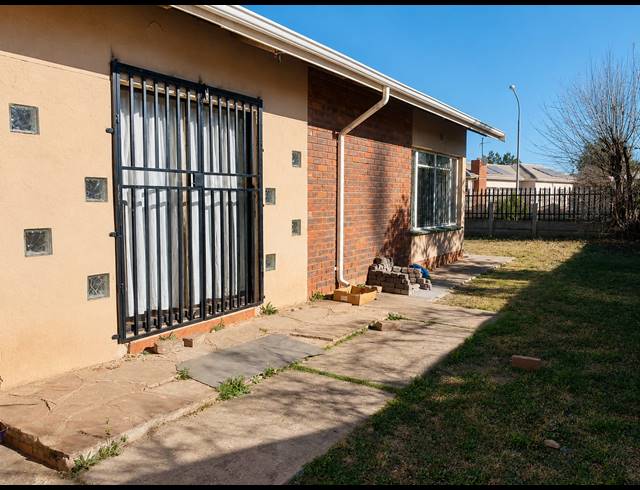 3 BEDROOM HOUSE FOR SALE IN VANDERBIJLPARK CE 5